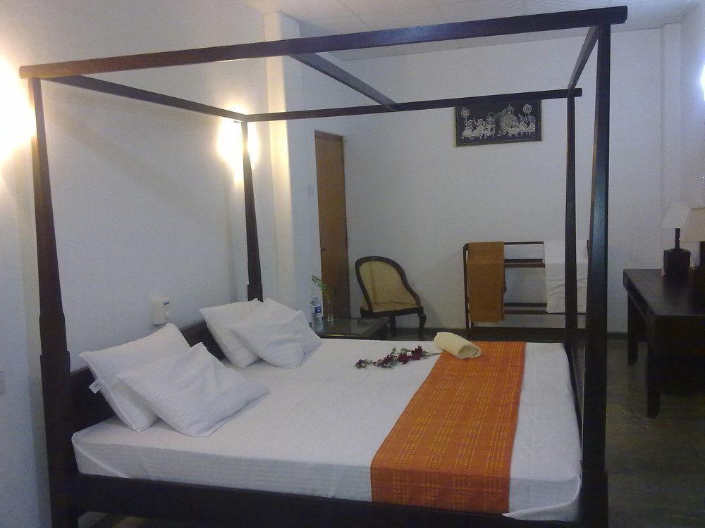 ซี ฟรอนต์ Hotel ฮิกคาดูวา ภายนอก รูปภาพ