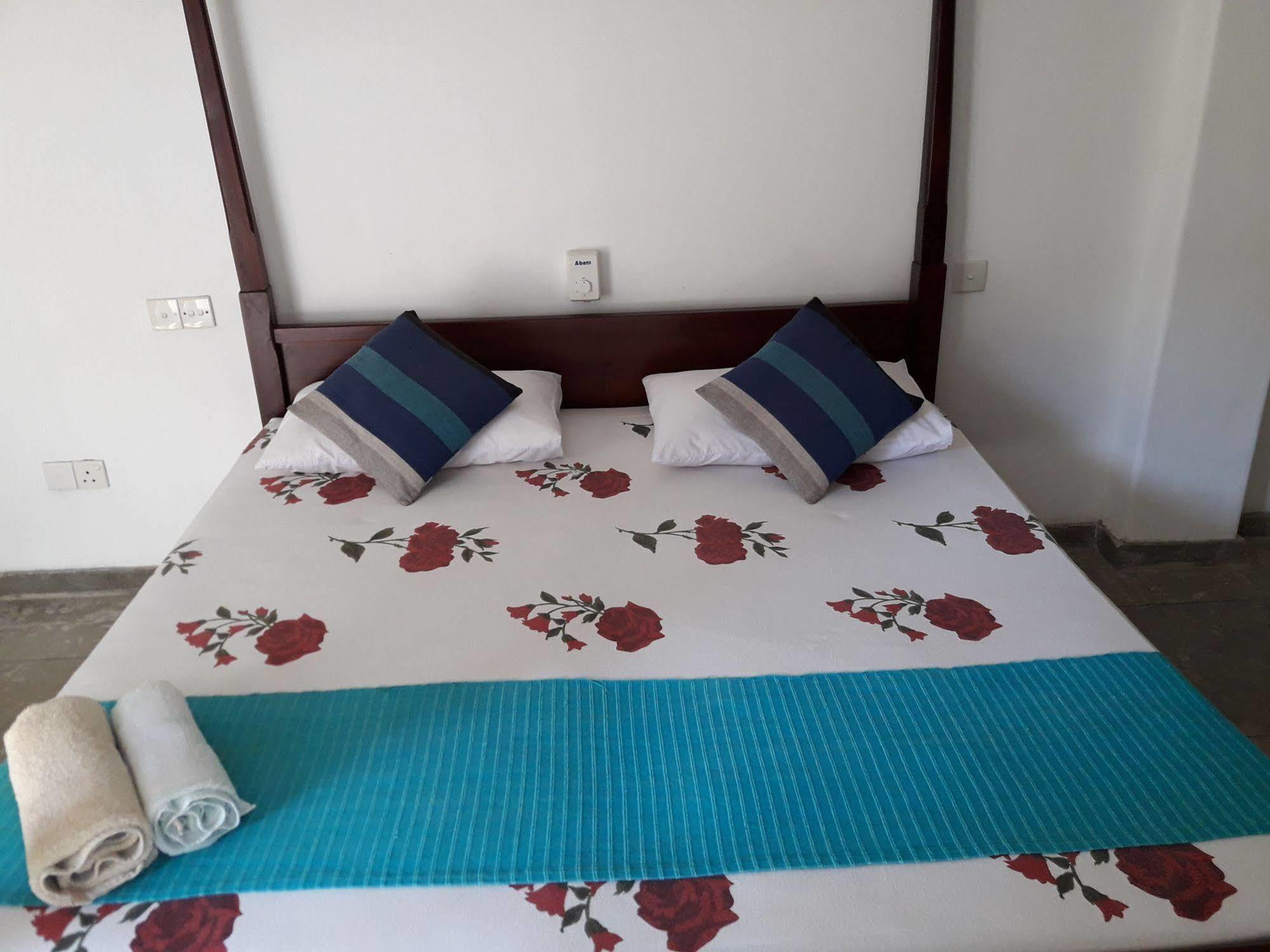 ซี ฟรอนต์ Hotel ฮิกคาดูวา ภายนอก รูปภาพ